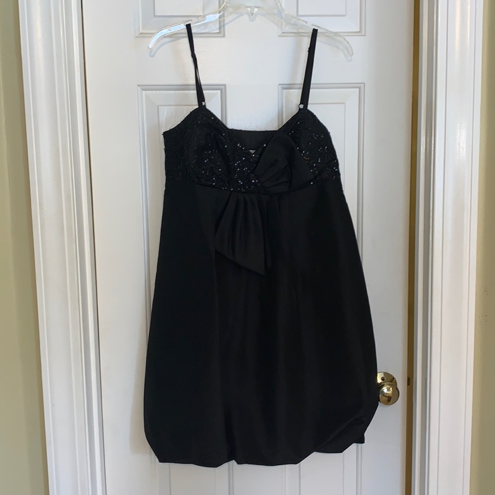 Black Sleeveless Formal Dress